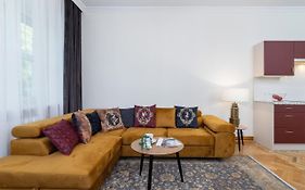 Luxurious & Unique Apartment Mickiewicza Cracow By Renters Prestige